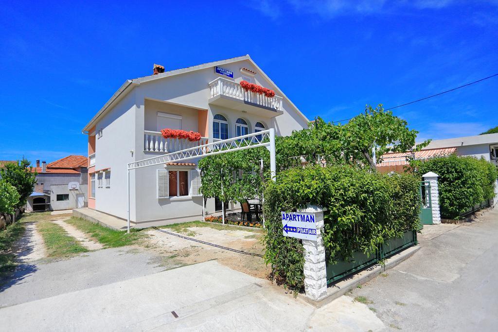 Guest House Barba Bibinje Exteriör bild